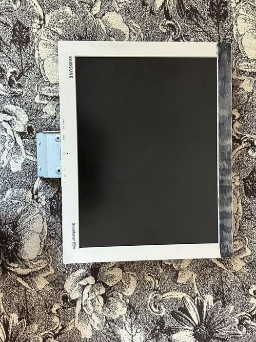 Компактный монитор 15" Samsung 152V (без ножки)