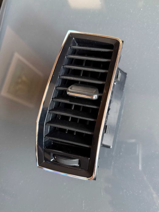 Въздушен накрайник (централно ляв) за Škoda Kodiaq 2016–2022