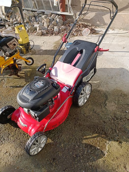 Mașina mare tuns iarba benzina Germania