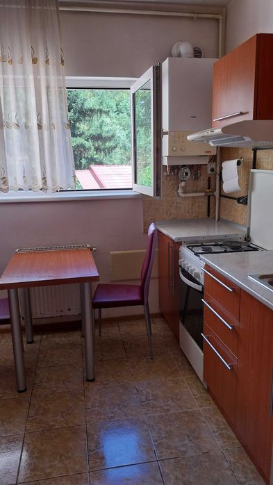 inchiriez apartament 2 camere Plopilor