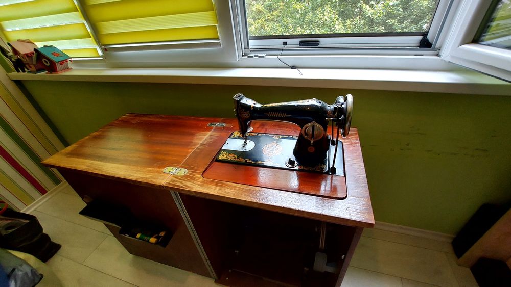 Ретро шевна машина Сингер