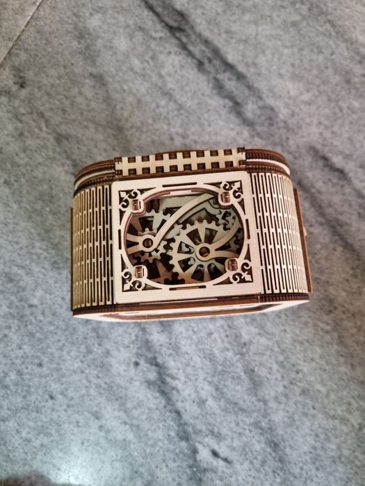 Шкатулка из фанеры механическая