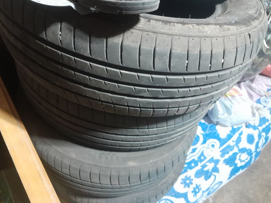 Продам.   резину