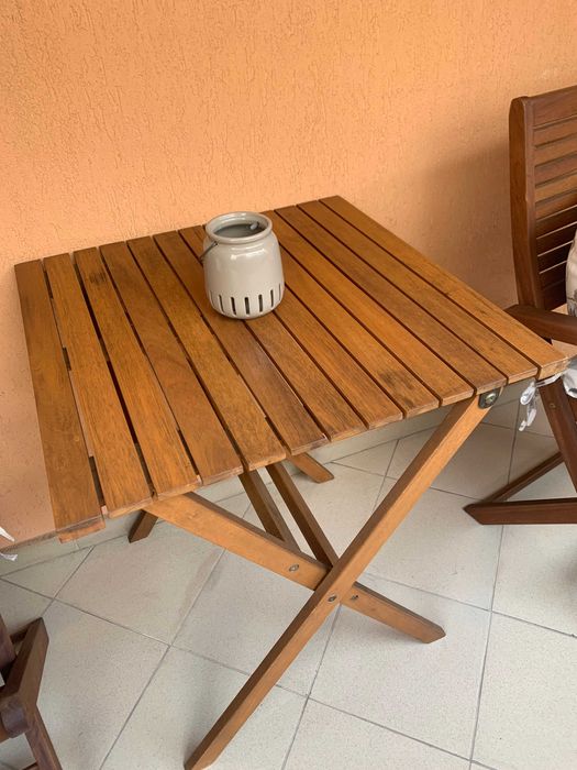 Градинска маса с два стола
