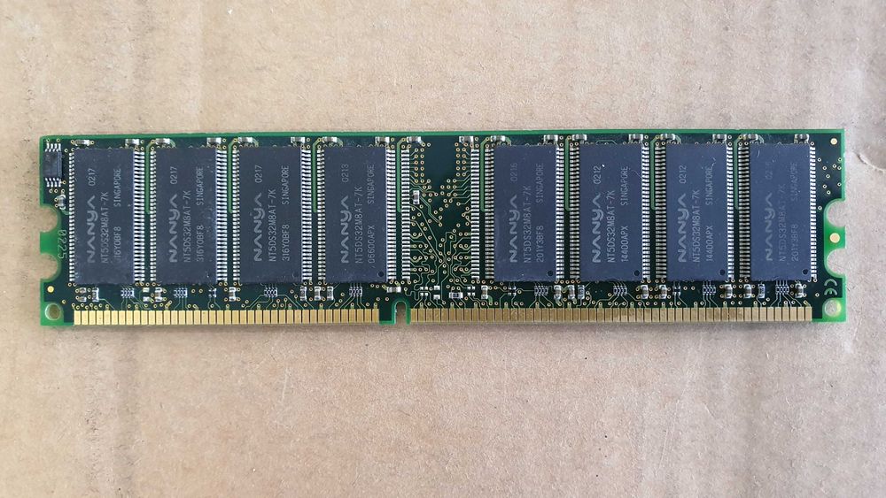 Лот от 61 DDR/DDR1 RAM памети