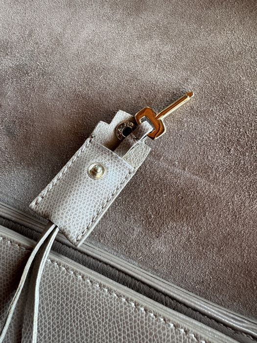 Furla чанта бежова телесен цвят