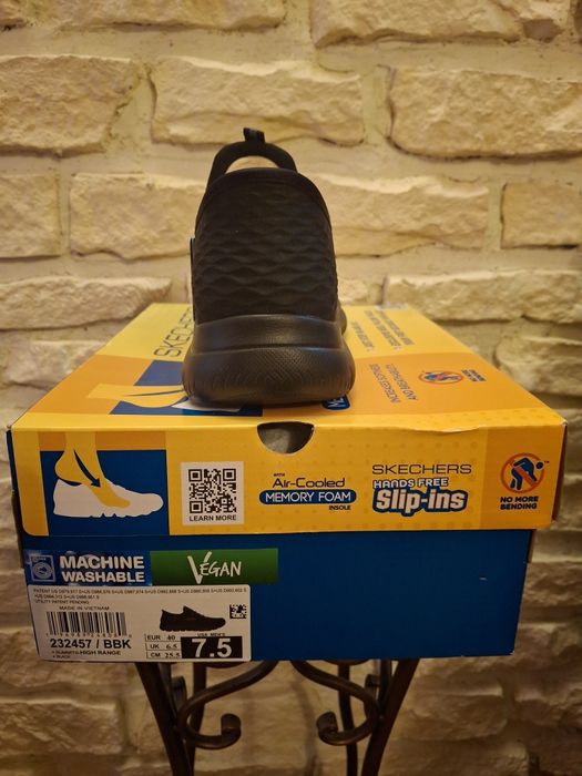 Adidași skechers mărimea 40