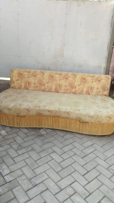 Продам диван в хорошем состоянии