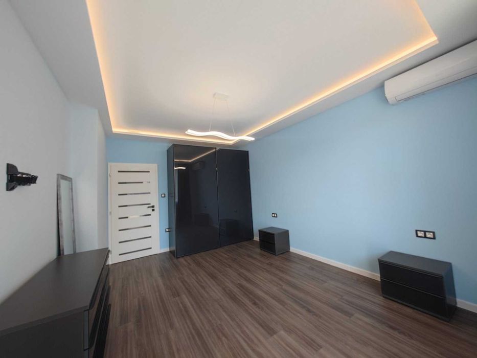 Дава се под наем Тристаен апартамент в София, Център - 1000 кв.м за 1275 € - Снимка #8