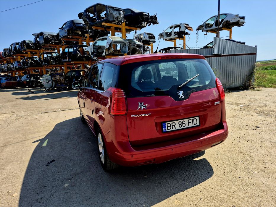 Peugeot 5008 an 2010 1.6 hdi 110cp trepte 7 locuri avariat
