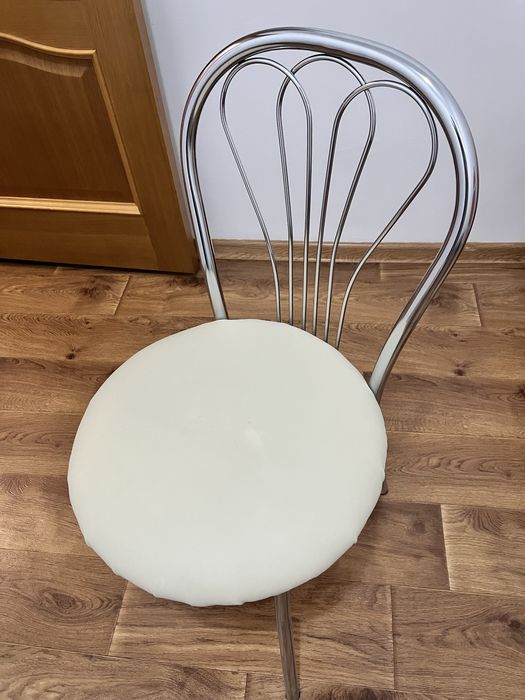 Продается стулья