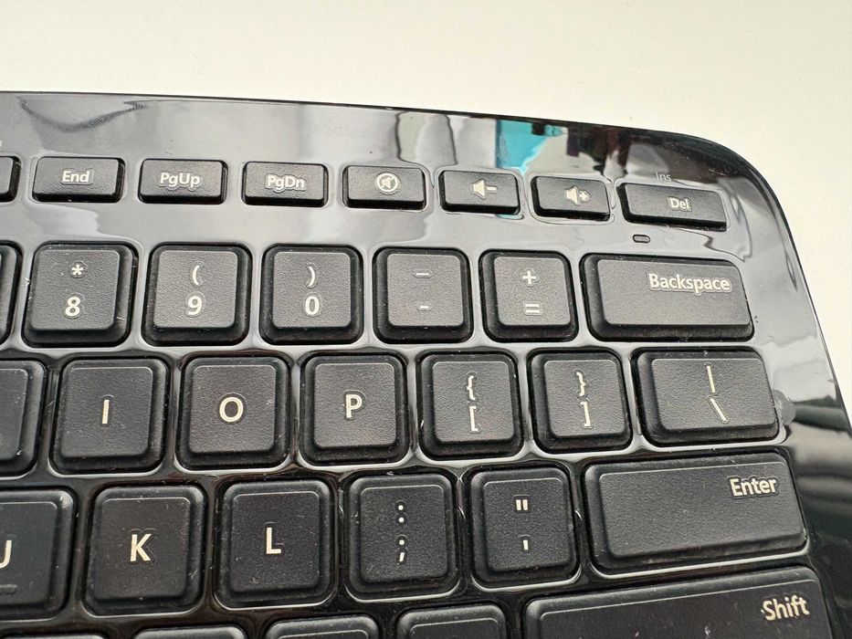 Безжична клавиатура  Microsoft Arc