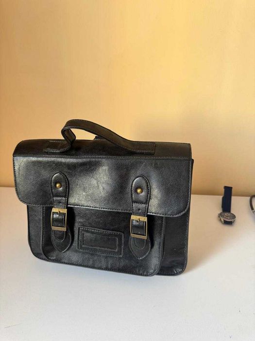 продам кожаный черный портфель