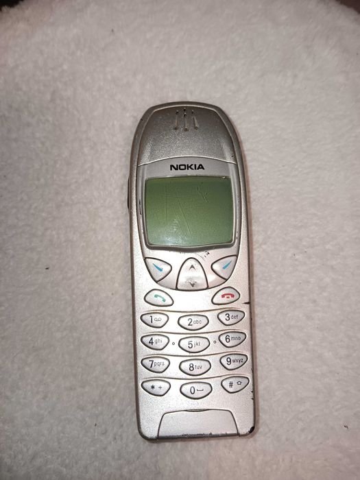 Nokia C2-01 и Nokia 6210. Телефон с копчета.