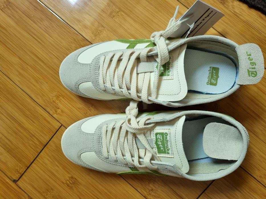 Продам кроссовки