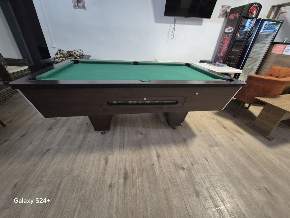 Biliard arata impecabil