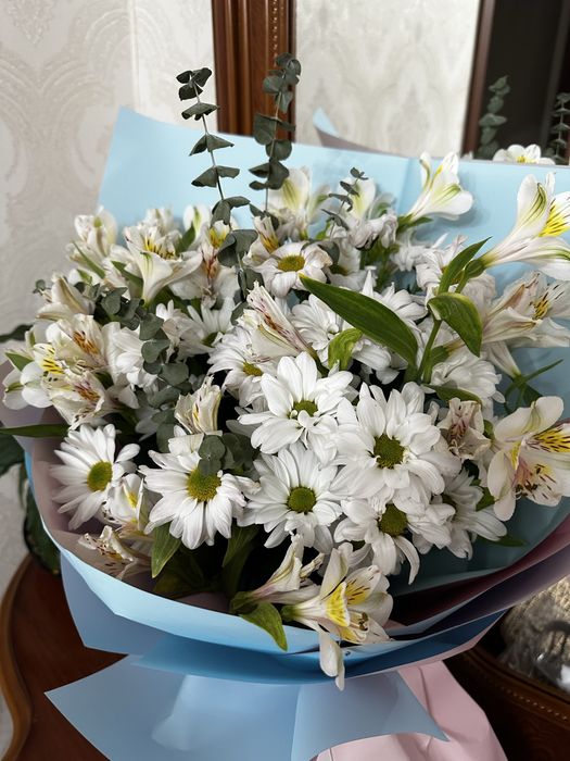 Продаю готовые букеты(цветы)