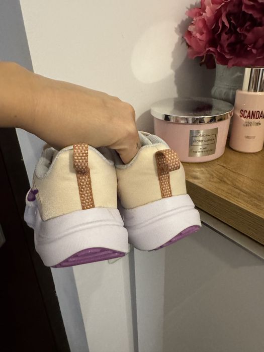 Vand adidasi Nike 36 impecabili ca noi