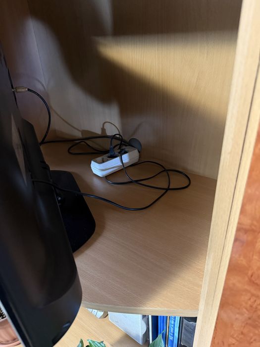 Mobila living spatiu generos in stare foarte buna