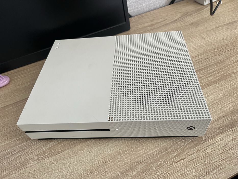 xbox one s. 1tb