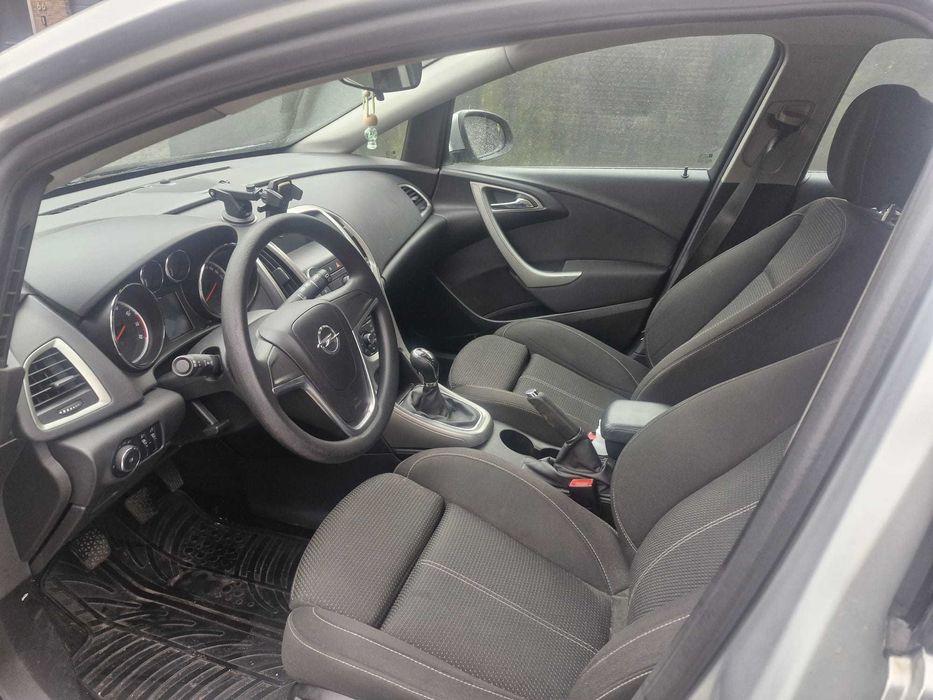 De vanzare opel astra J