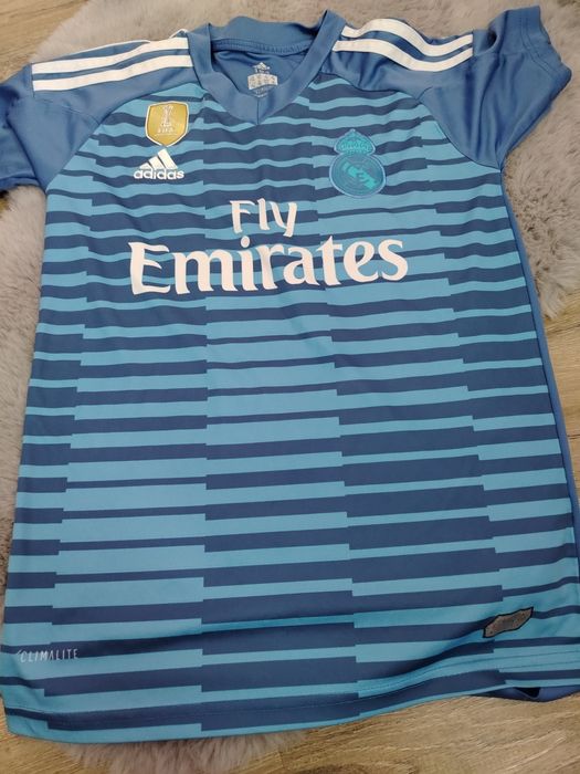 Детски футболни дрехи