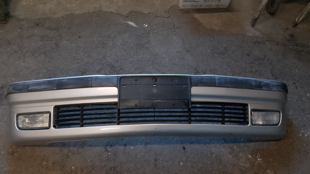 Продам м бампер и спойлер.