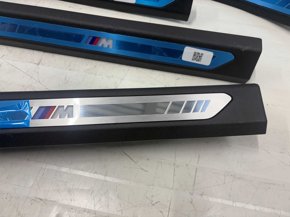 Комплект светещи М декоративни лайсни за праг БМВ Х7 Г07 | BMW X7 G07 M 7479935 7479936 8496659
