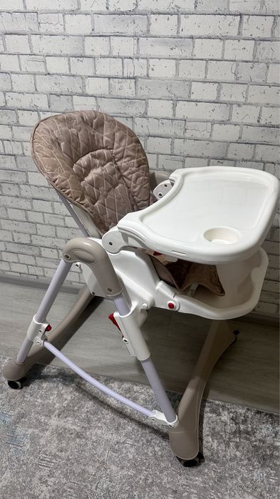 Детский стульчик для кормления