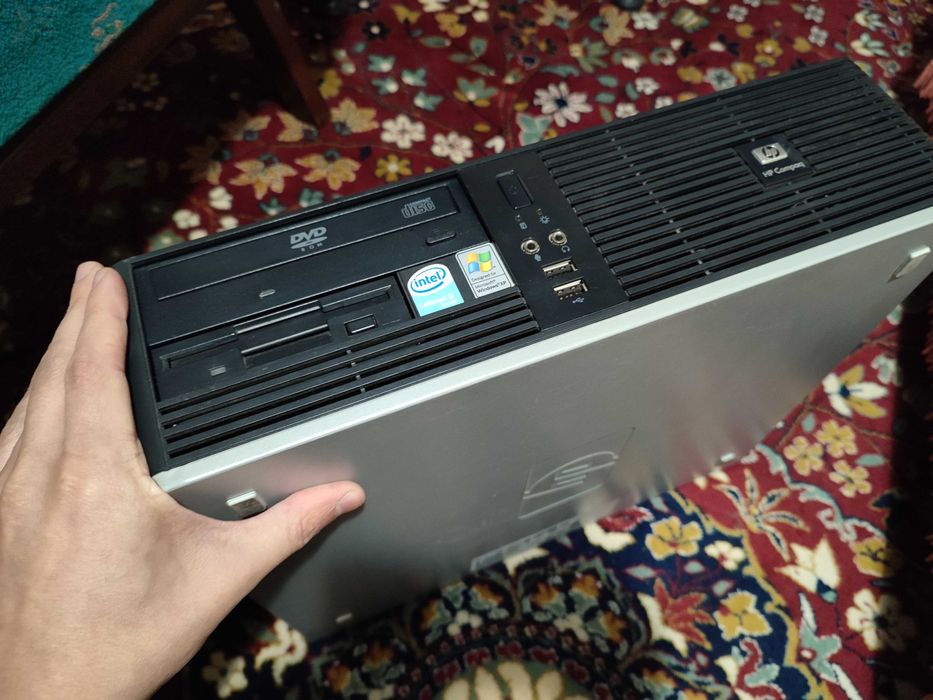 Настолен компютър HP Compaq Intel (R) Celeron (R) D; CPU 3.06 GHz