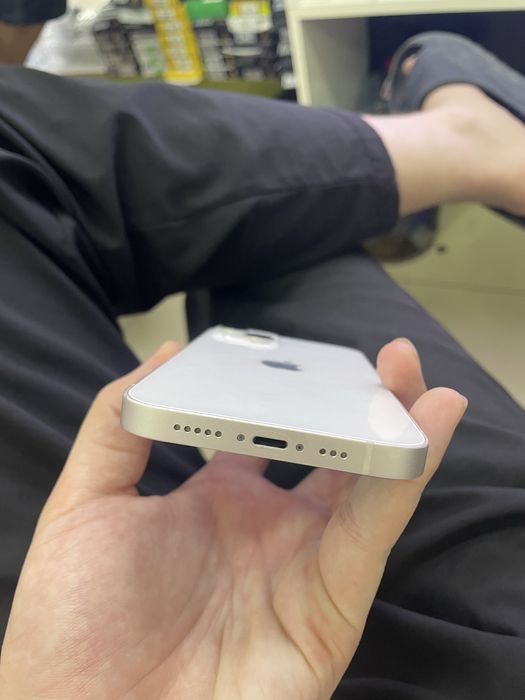 iPhone 13 в отличном состоянии