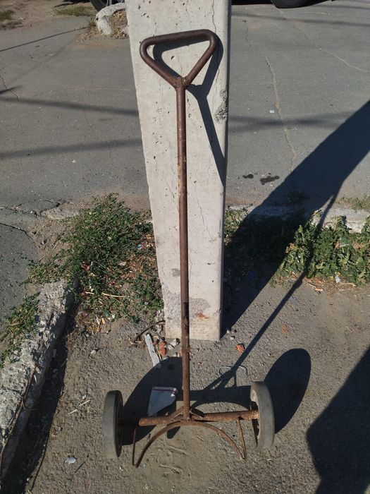 Тележка для сорока литровой  фляги