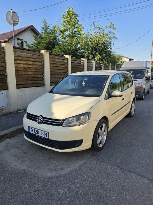 VOLKSWAGEN Touran