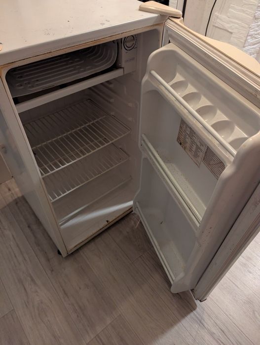 Продам мини холодильник