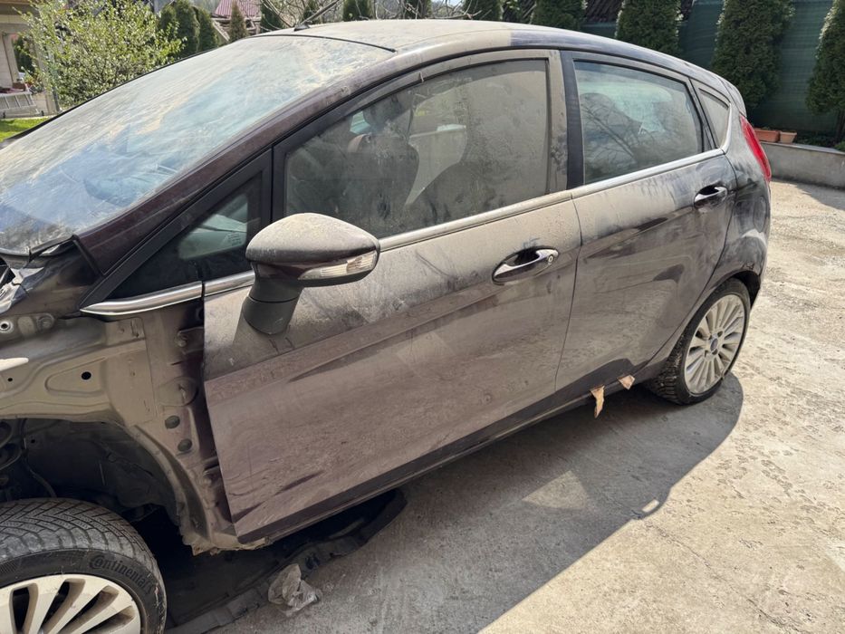 Dezmembrez Ford Fiesta – multe piese disponibile!