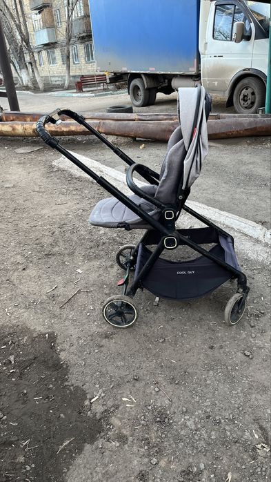 Продаю коляску прогулочную