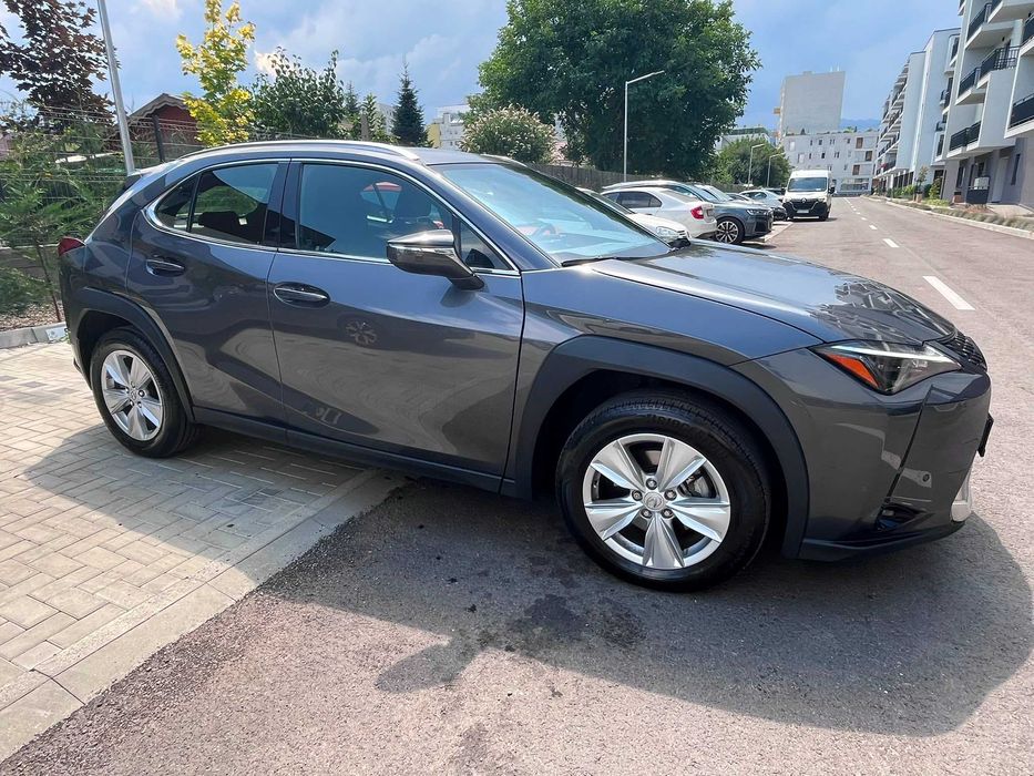 Lexus UX Echipare premium, Stare excelenta, Include TVA 21 %.