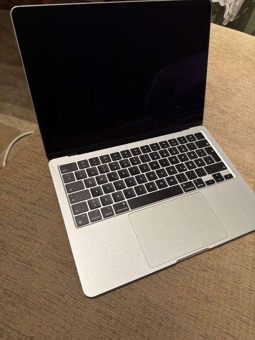 Apple Macbook Air m2 2022