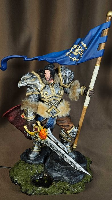 Figurina printata si pictata manual Varian Wrynn din World of Warcraft