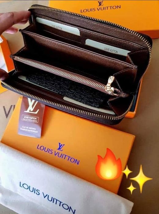 Portofel Louis Vuitton piele, cutie, saculet inclus