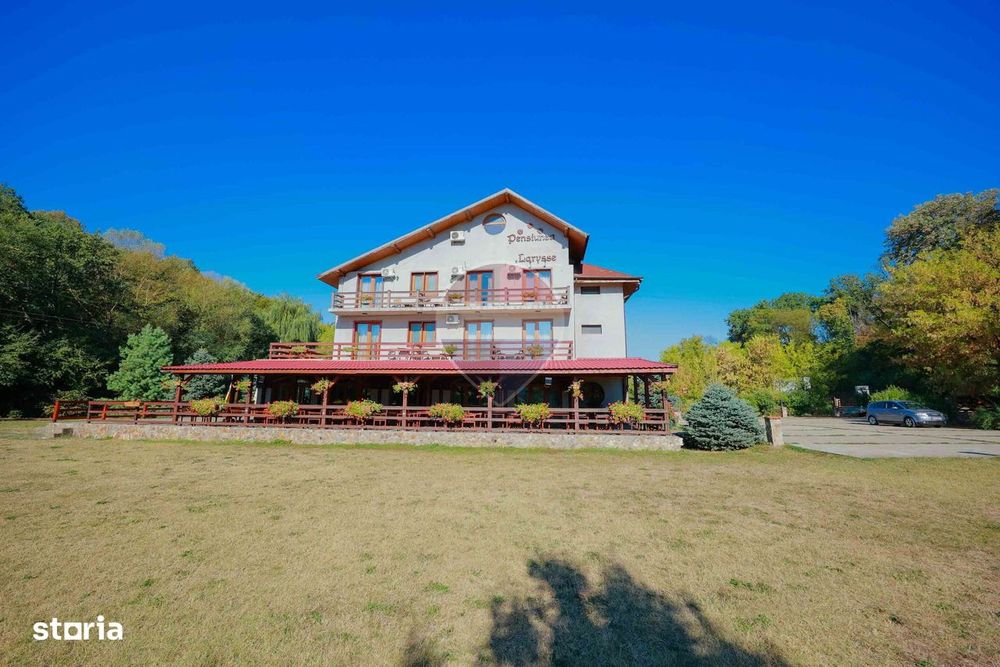 Pensiune cu restaurant, piscină, teren de 4.433 mp - Hidișelul de Sus