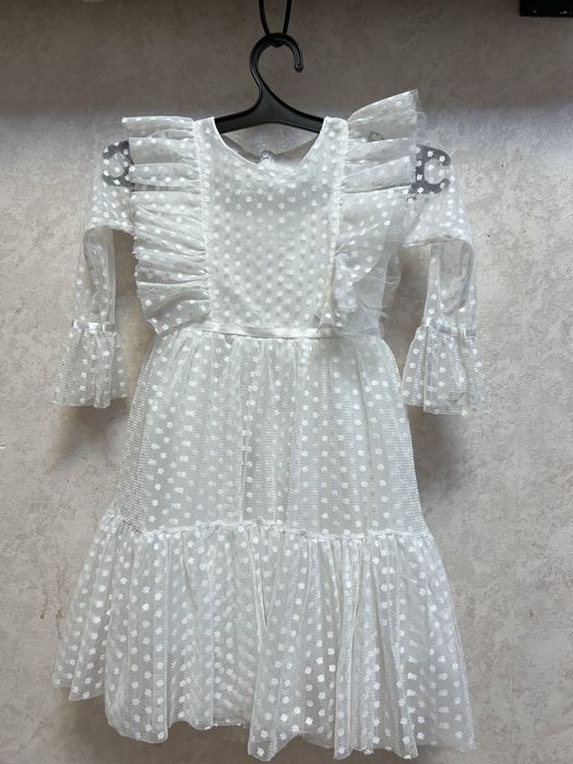 Платье белое отличном состоянии