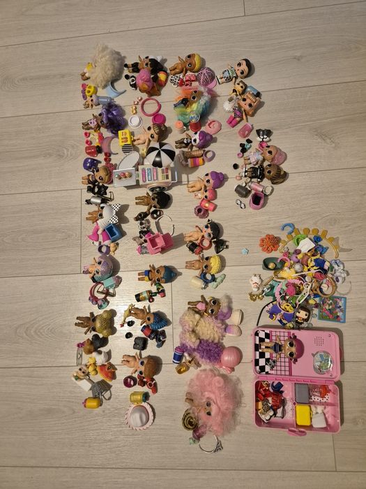 Vând păpuși LOL stare impecabila