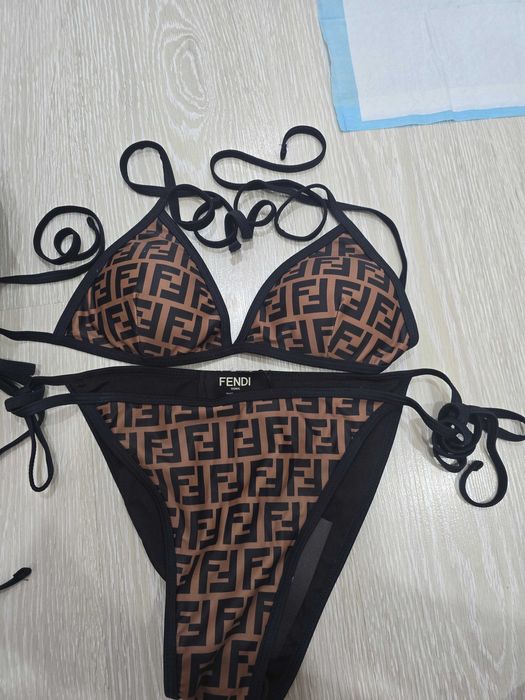 Продам новые купальники