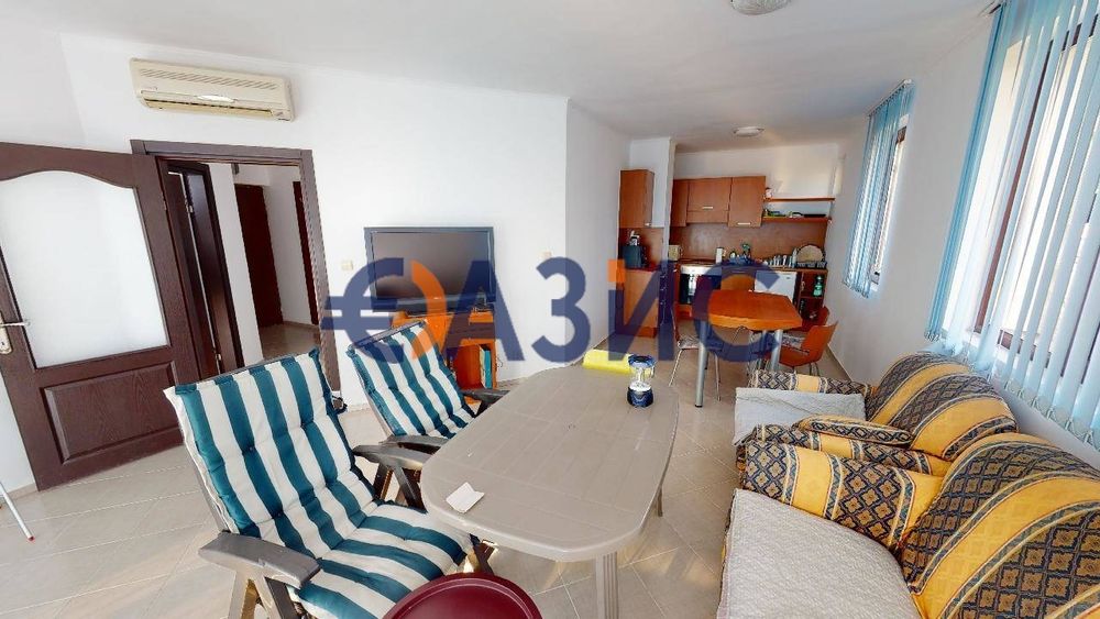 Продава се Тристаен апартамент в с. Кошарица, Област Бургас - 102 кв.м за 912 €/кв.м - Снимка #1