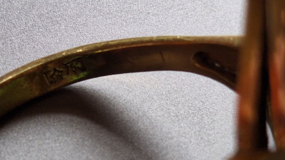 Перстень 750 проба, бриллианты