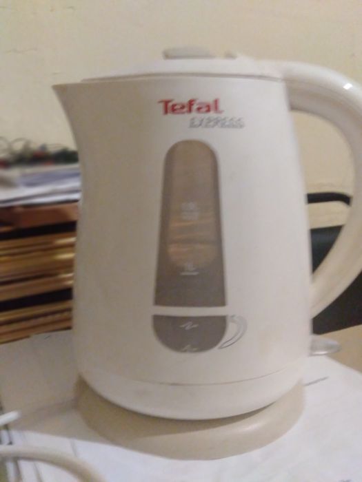 Продам электрочайник ТЕФАЛЬ