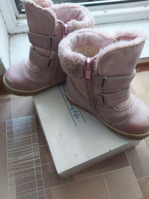Продам зимние сапожки для девочки!