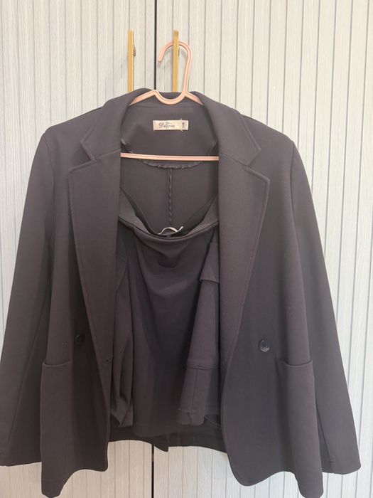 Продам костюм школьный для девочки