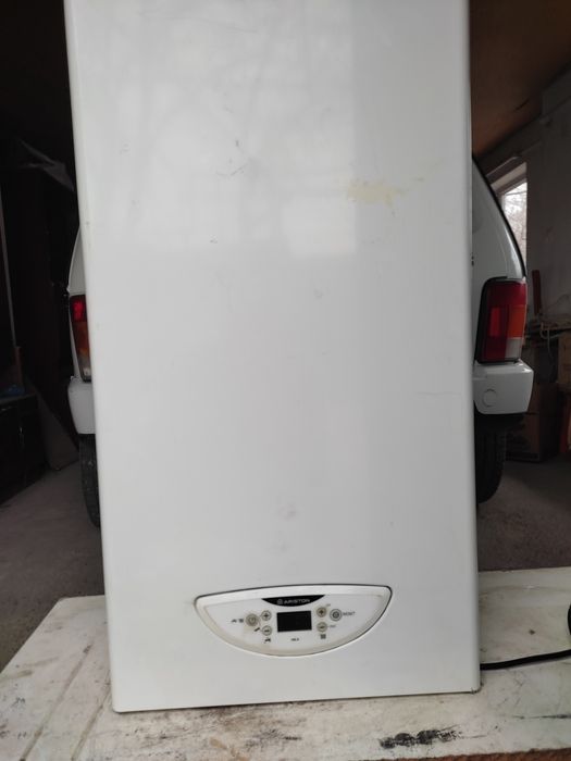 Газовый котел Аристон, б/у.